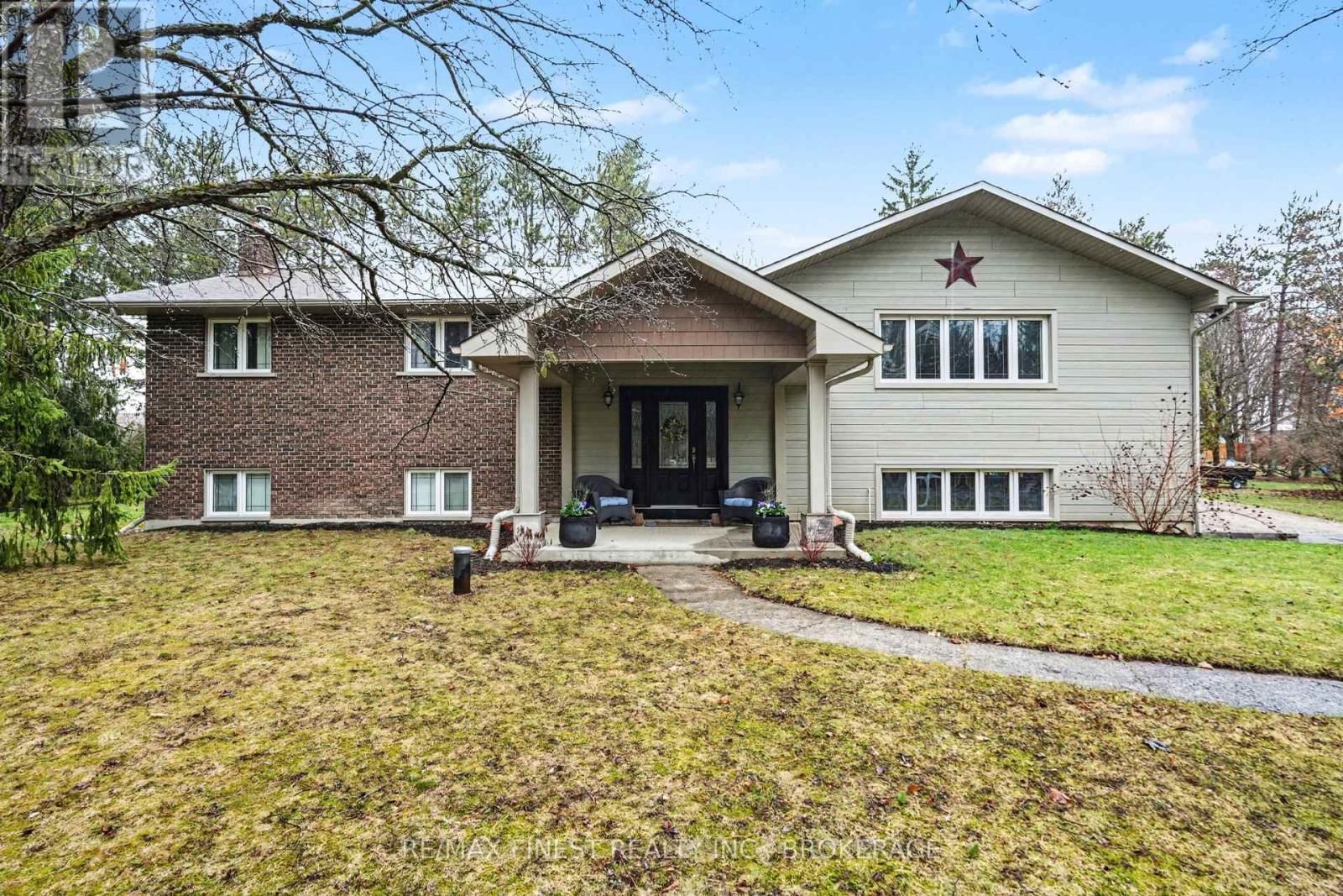 2518 RIDEAU FERRY ROAD Image 1