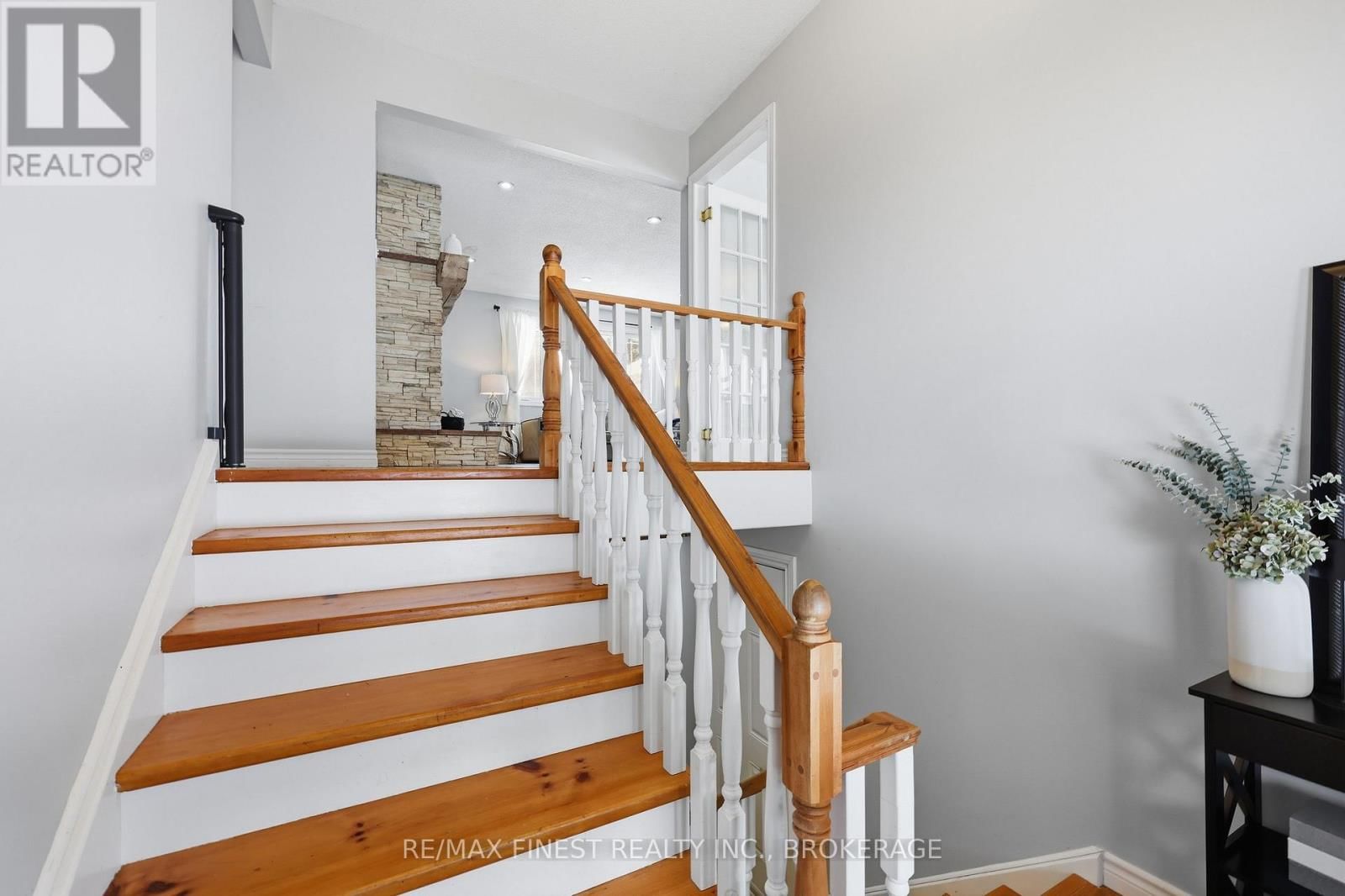 2518 RIDEAU FERRY ROAD Image 14