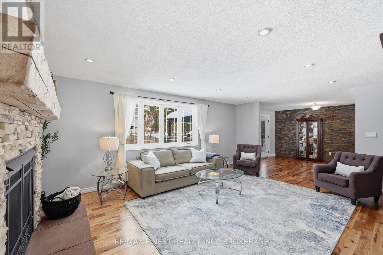 2518 RIDEAU FERRY ROAD Image 15