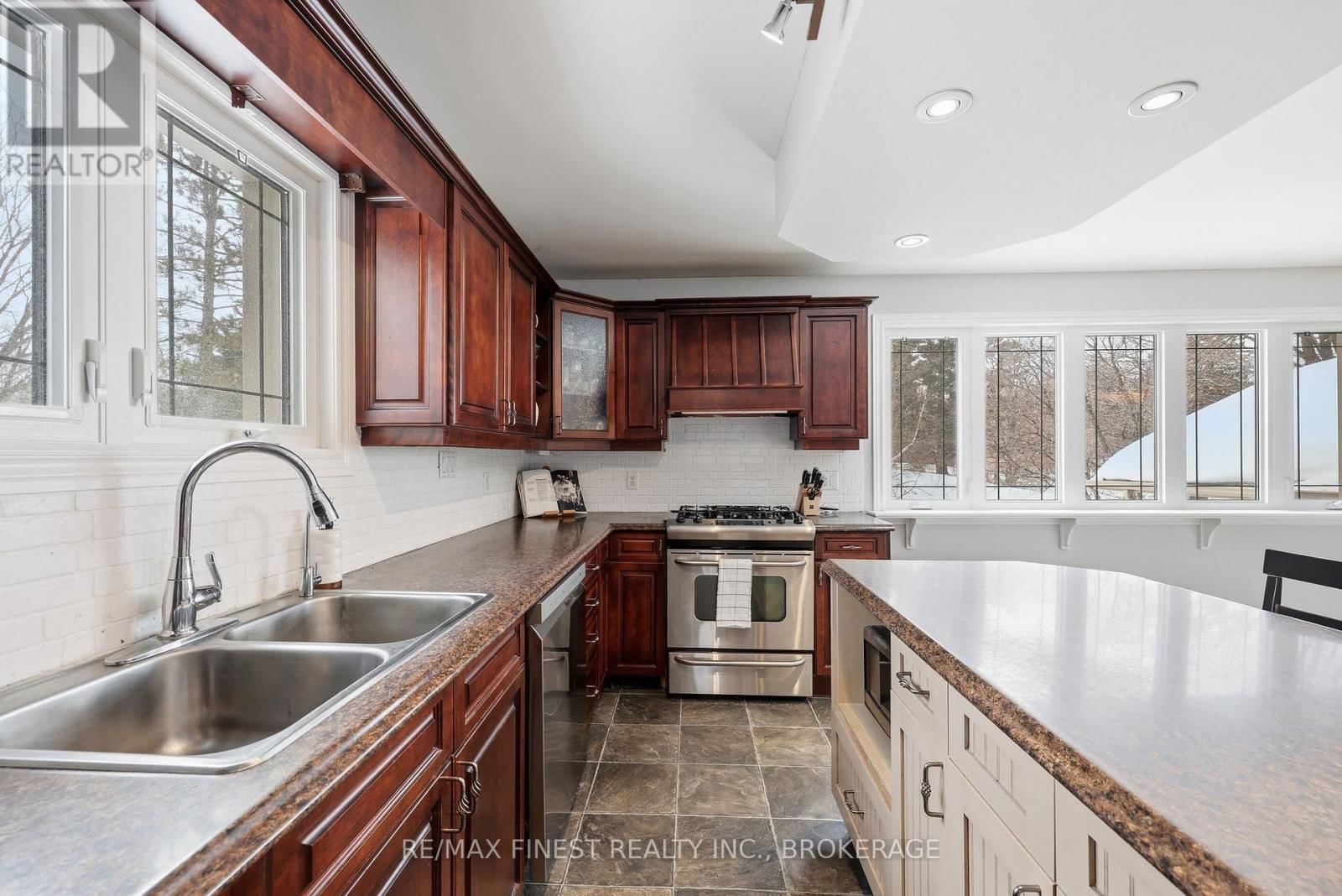 2518 RIDEAU FERRY ROAD Image 21