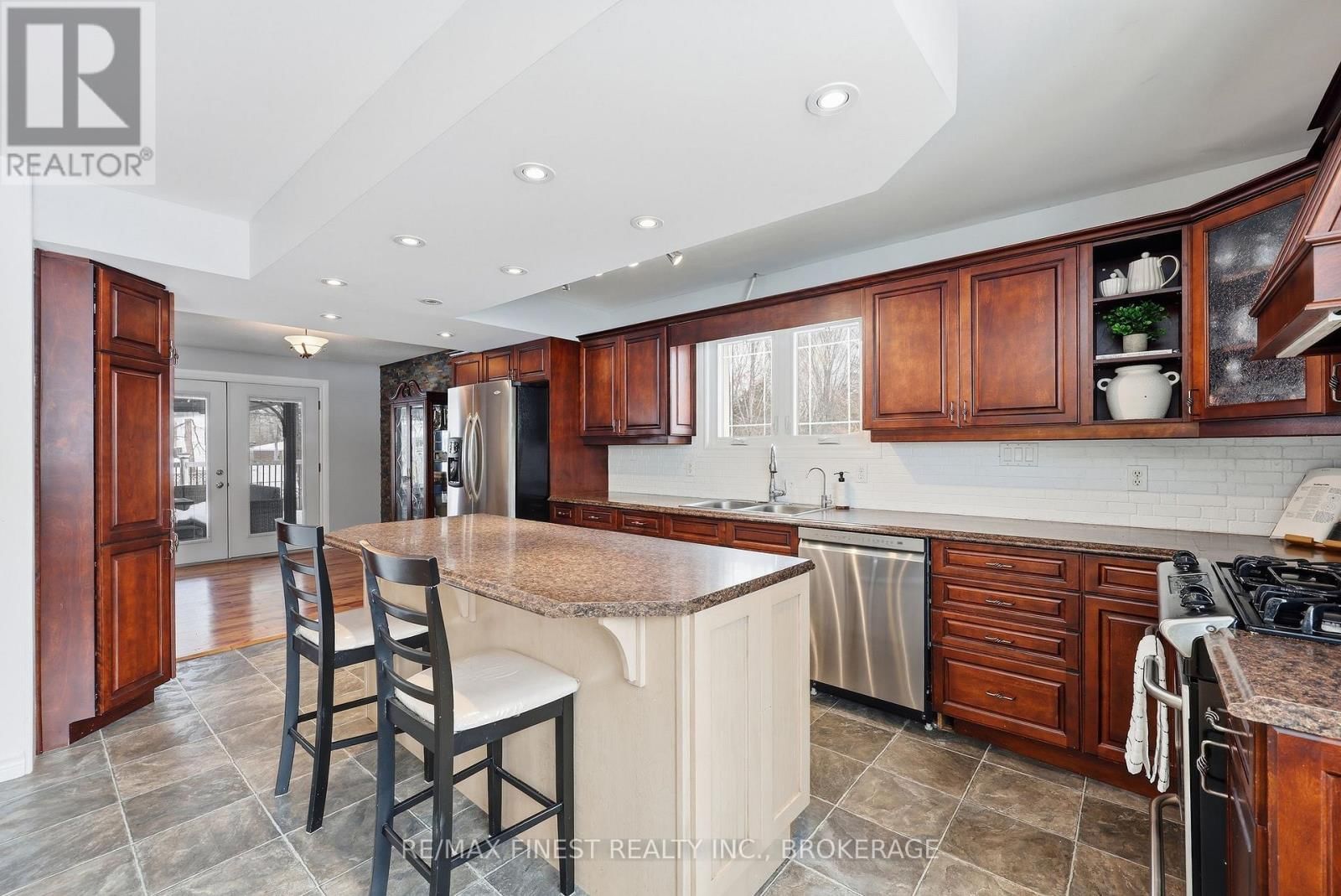 2518 RIDEAU FERRY ROAD Image 24