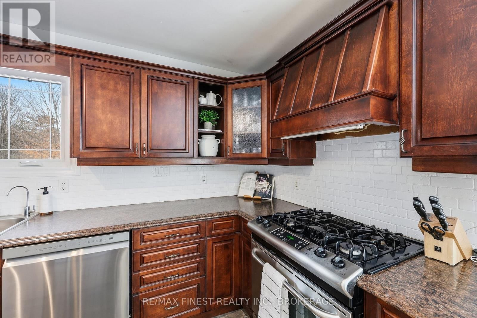 2518 RIDEAU FERRY ROAD Image 25