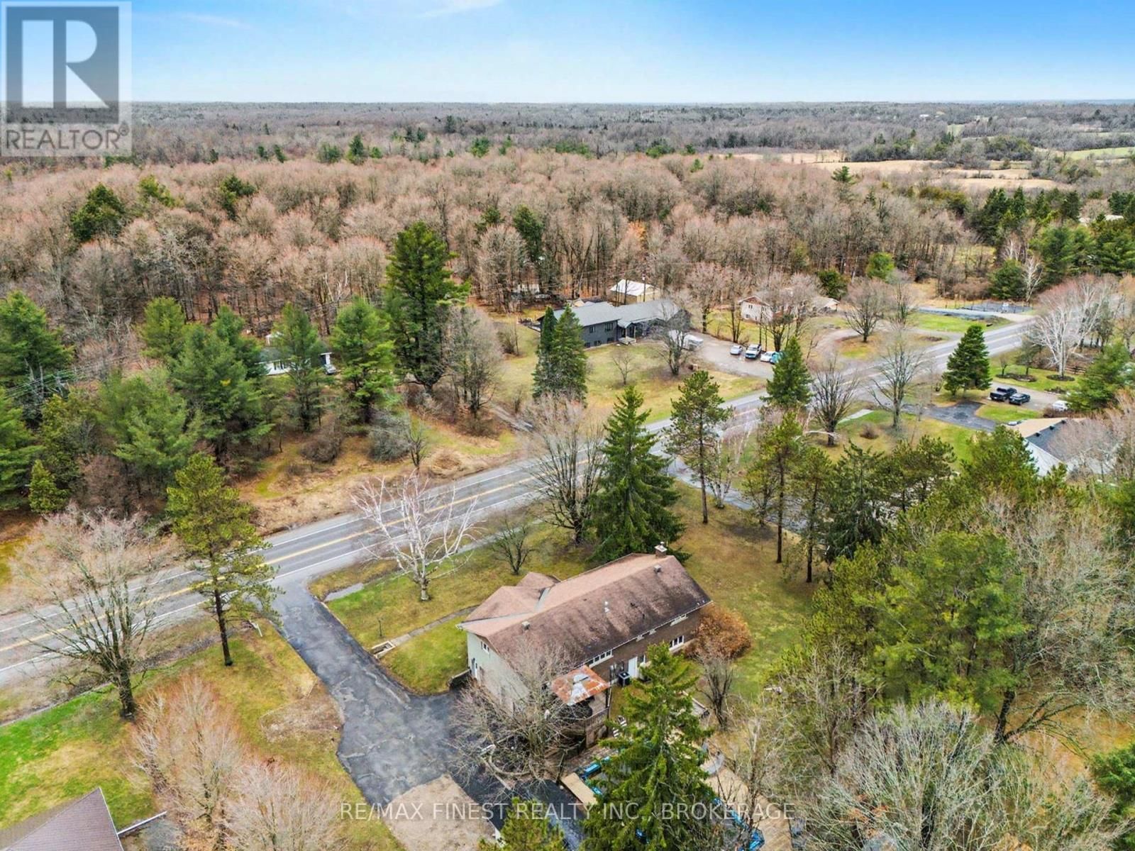 2518 RIDEAU FERRY ROAD Image 46