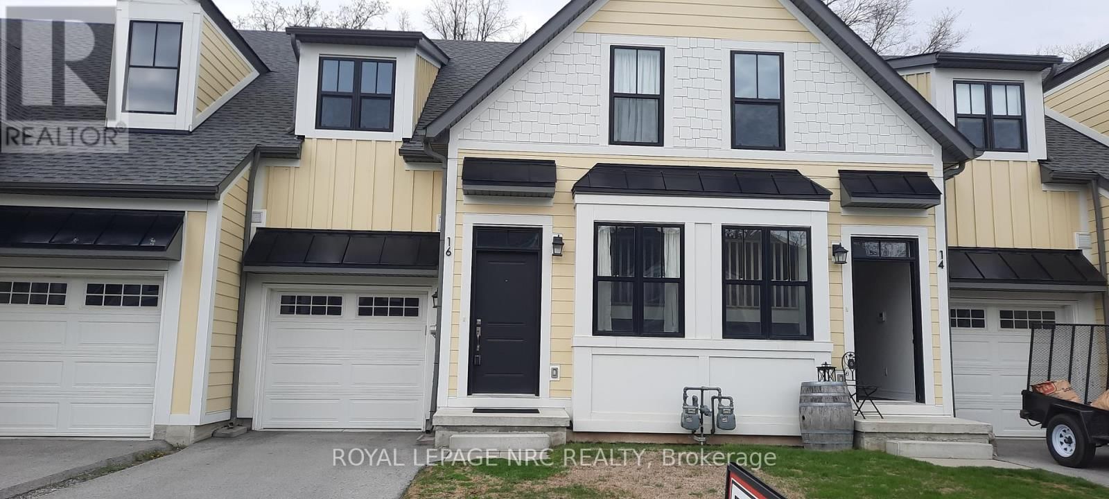 16 PARADISE GROVE Image 1