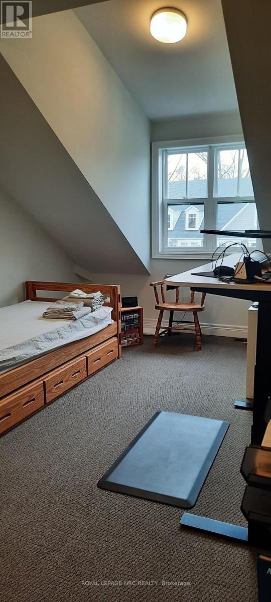 16 PARADISE GROVE Image 11