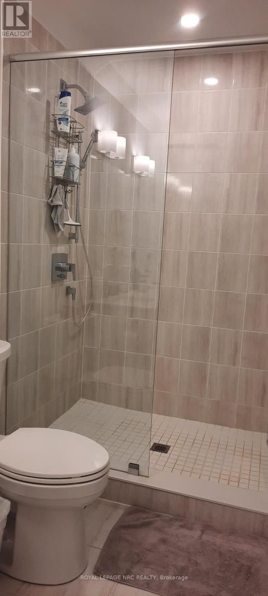 16 PARADISE GROVE Image 17