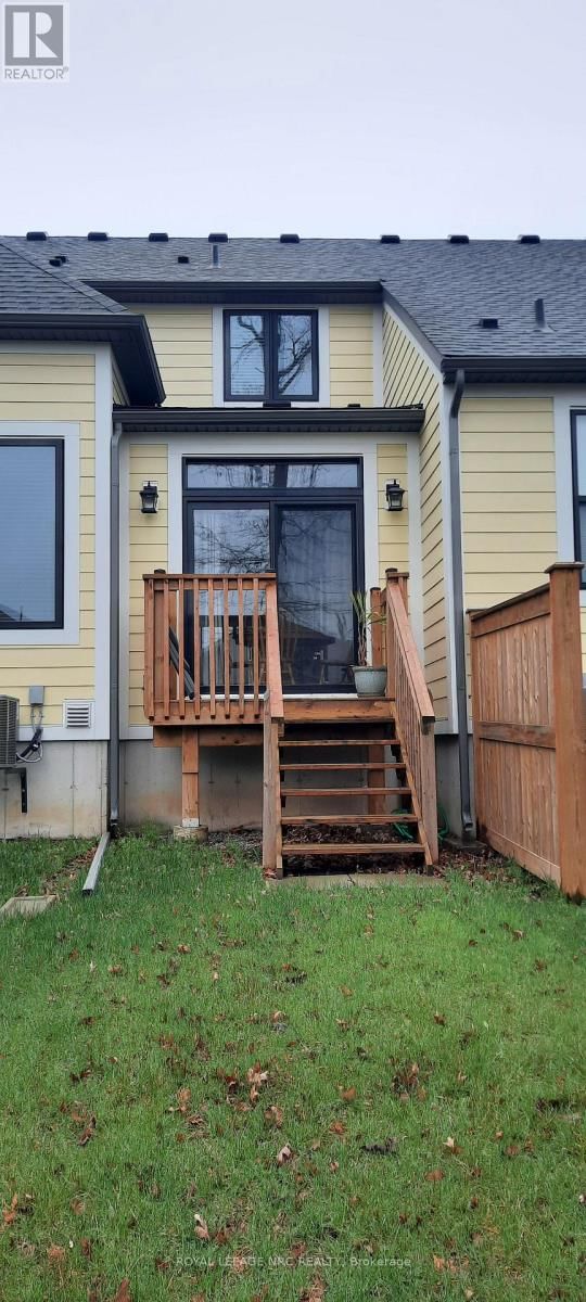 16 PARADISE GROVE Image 18