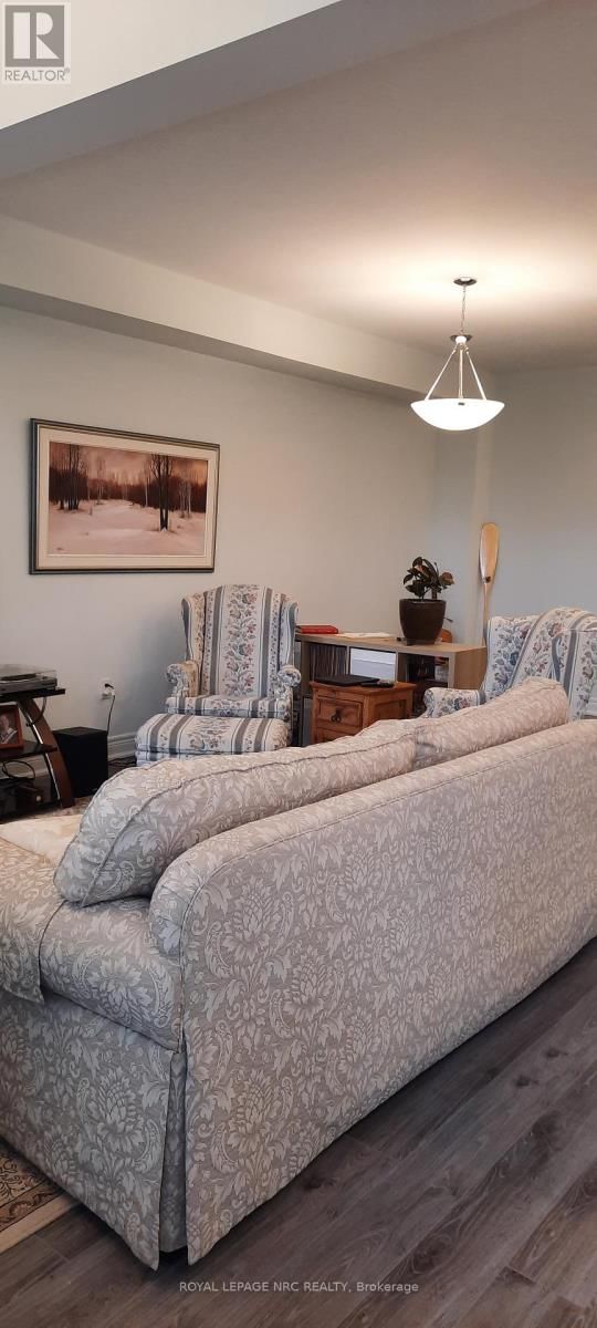 16 PARADISE GROVE Image 5