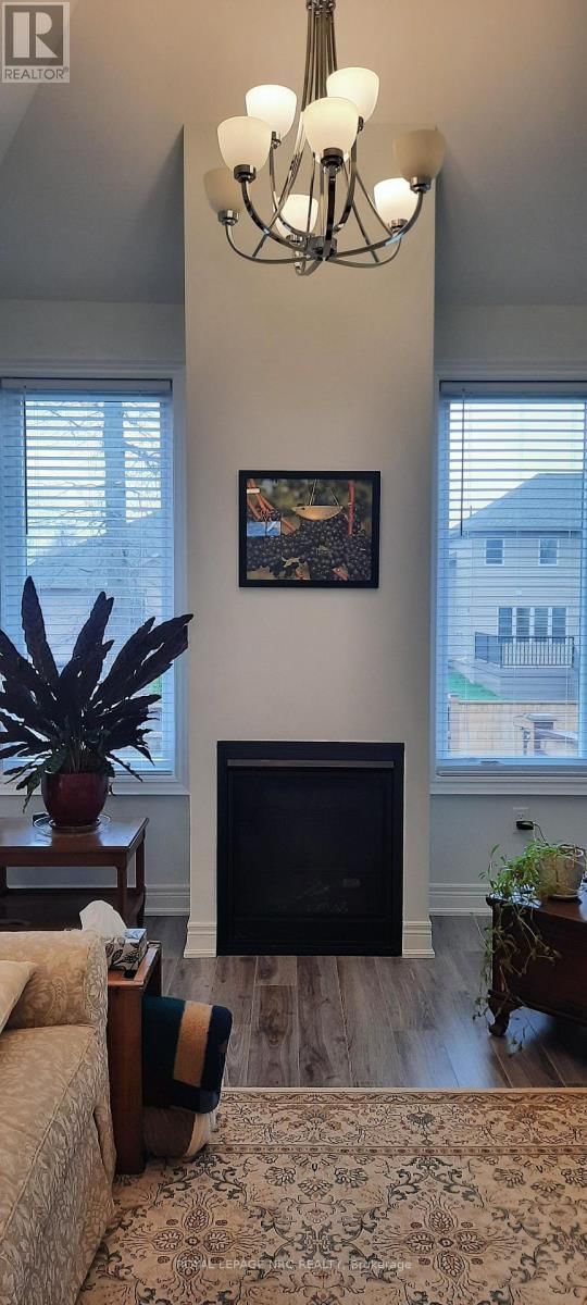 16 PARADISE GROVE Image 6