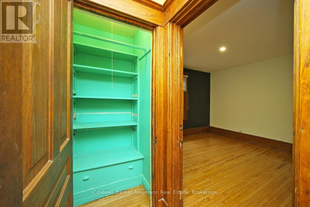 121 DUBLIN STREET NORTH Image 13