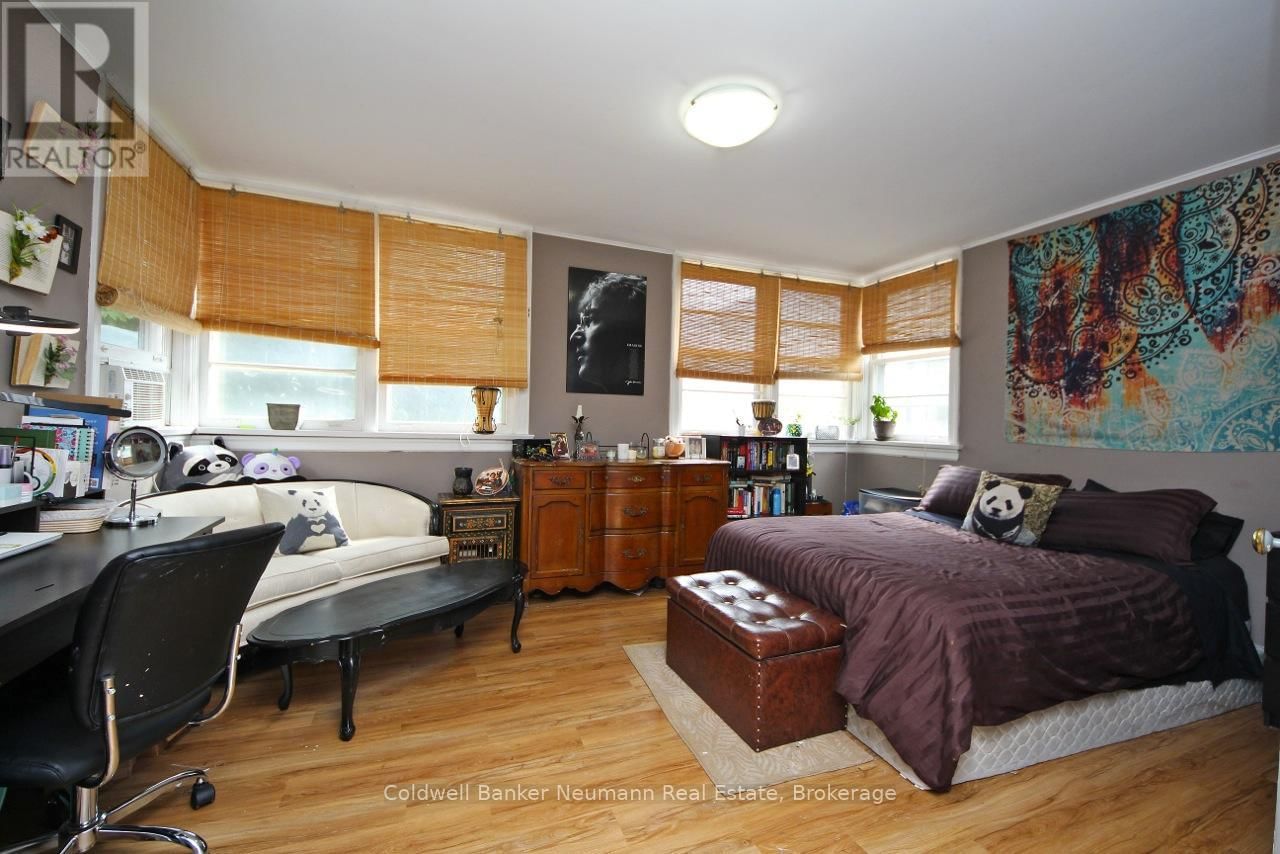 121 DUBLIN STREET NORTH Image 29