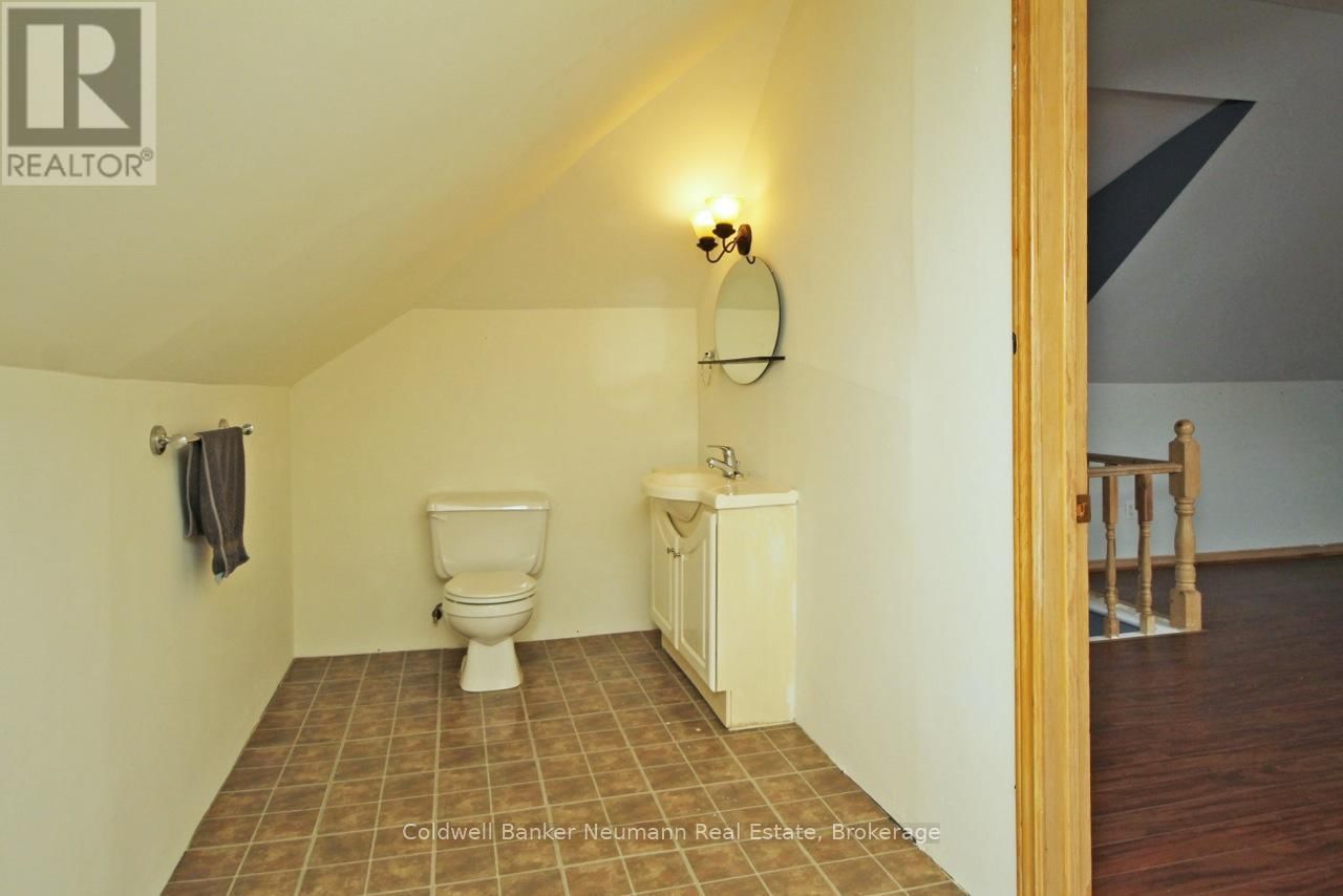 121 DUBLIN STREET NORTH Image 31