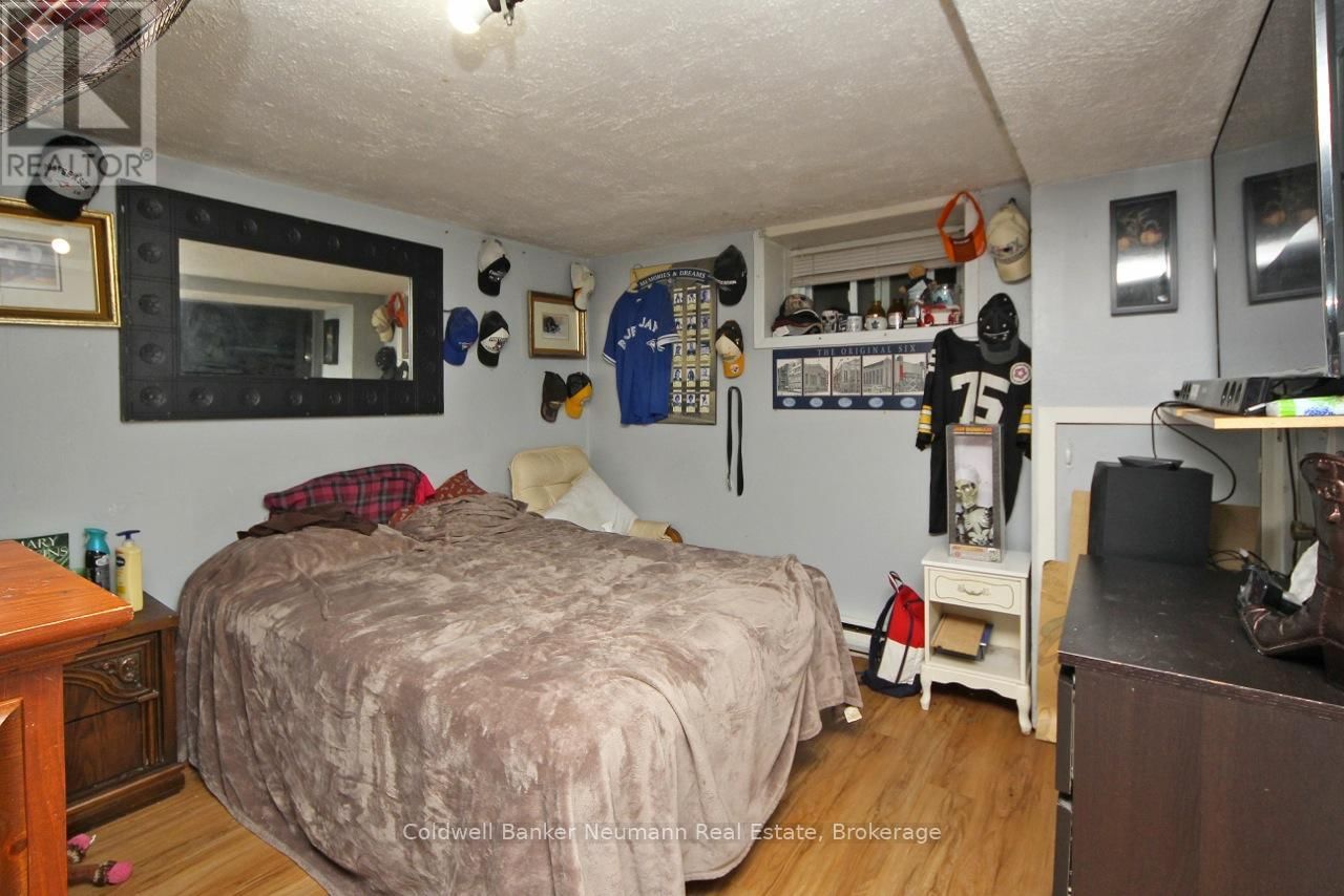 121 DUBLIN STREET NORTH Image 32