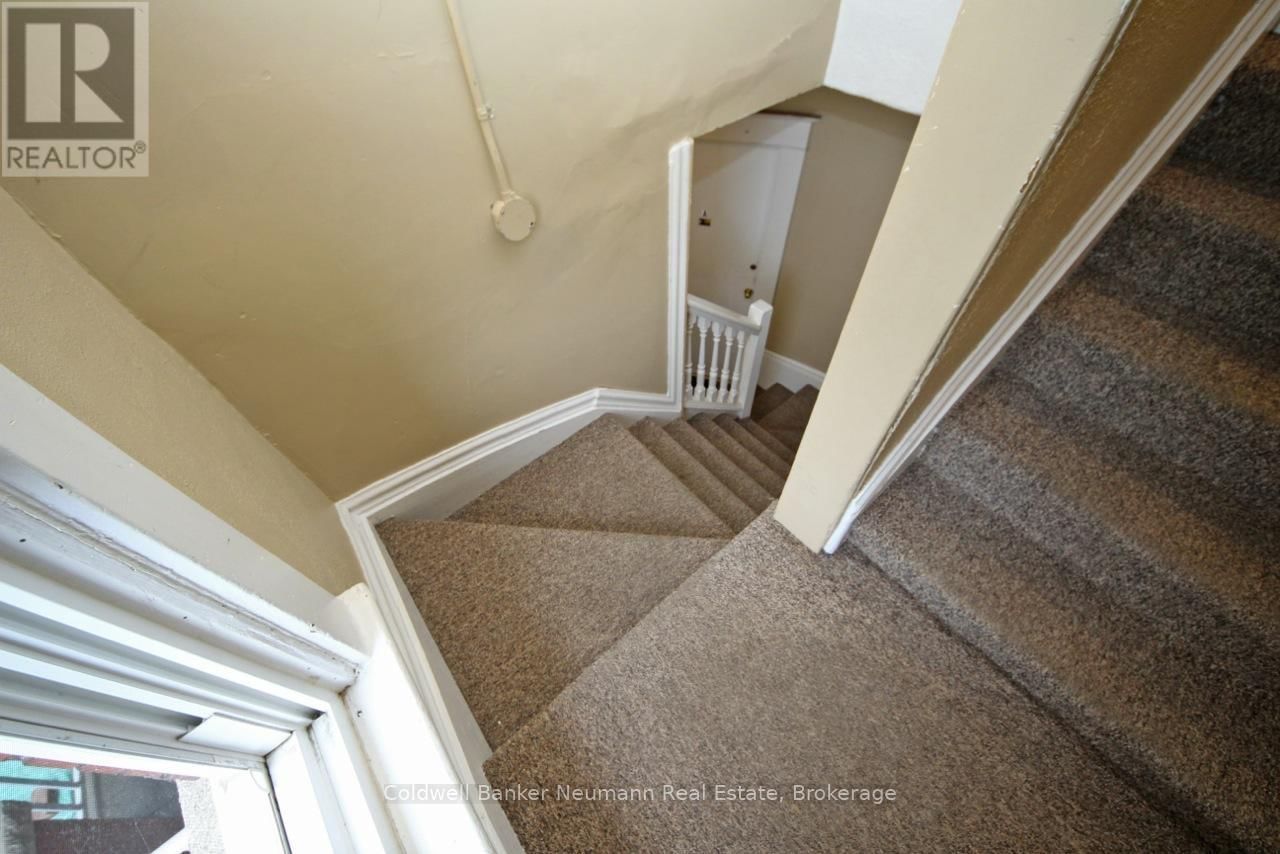 121 DUBLIN STREET NORTH Image 8