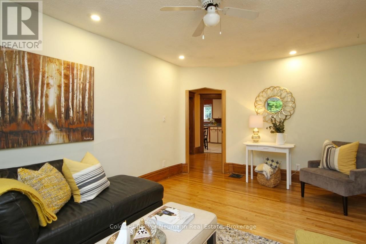 121 DUBLIN STREET NORTH Image 9