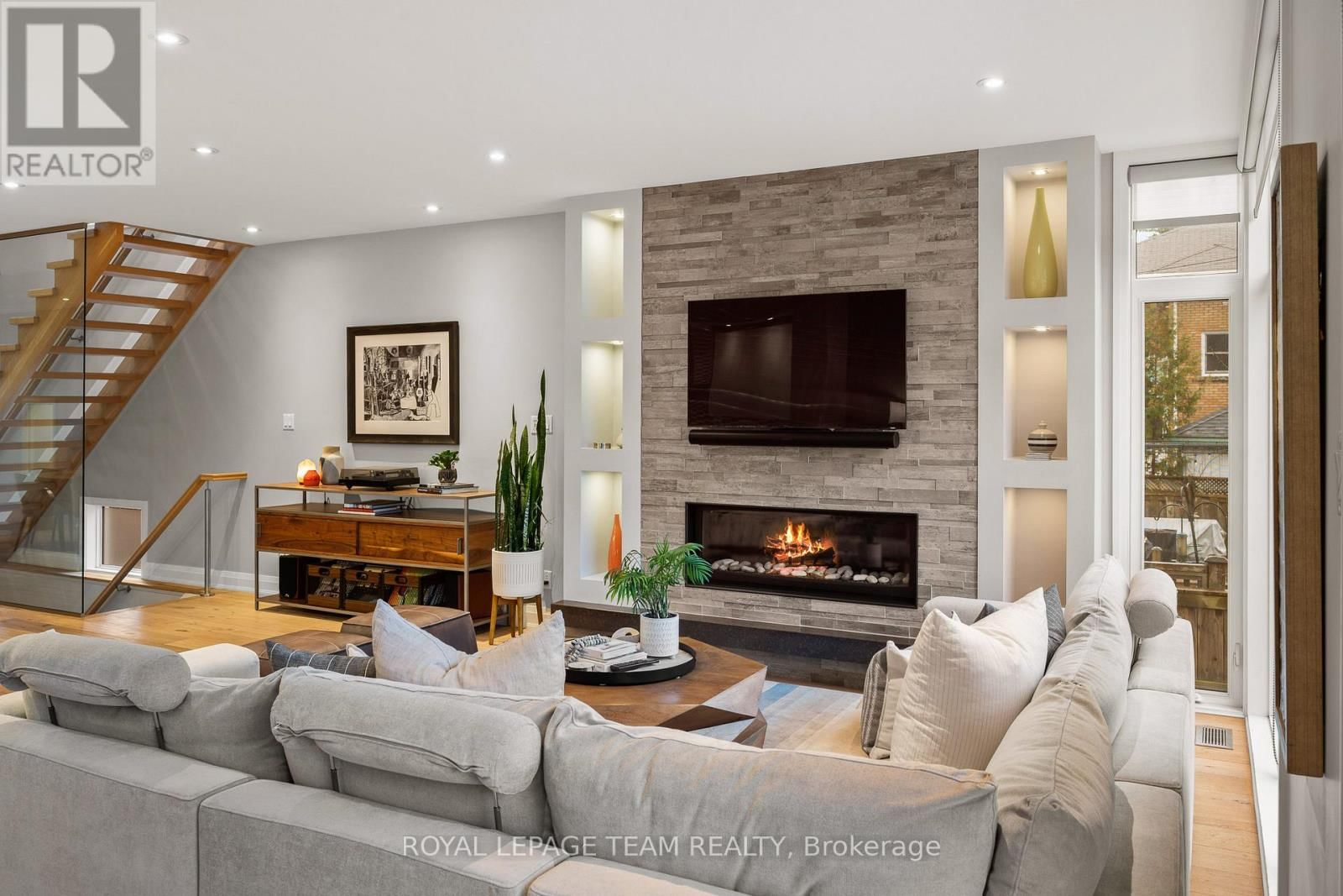 2173 WORKMAN AVENUE Image 18