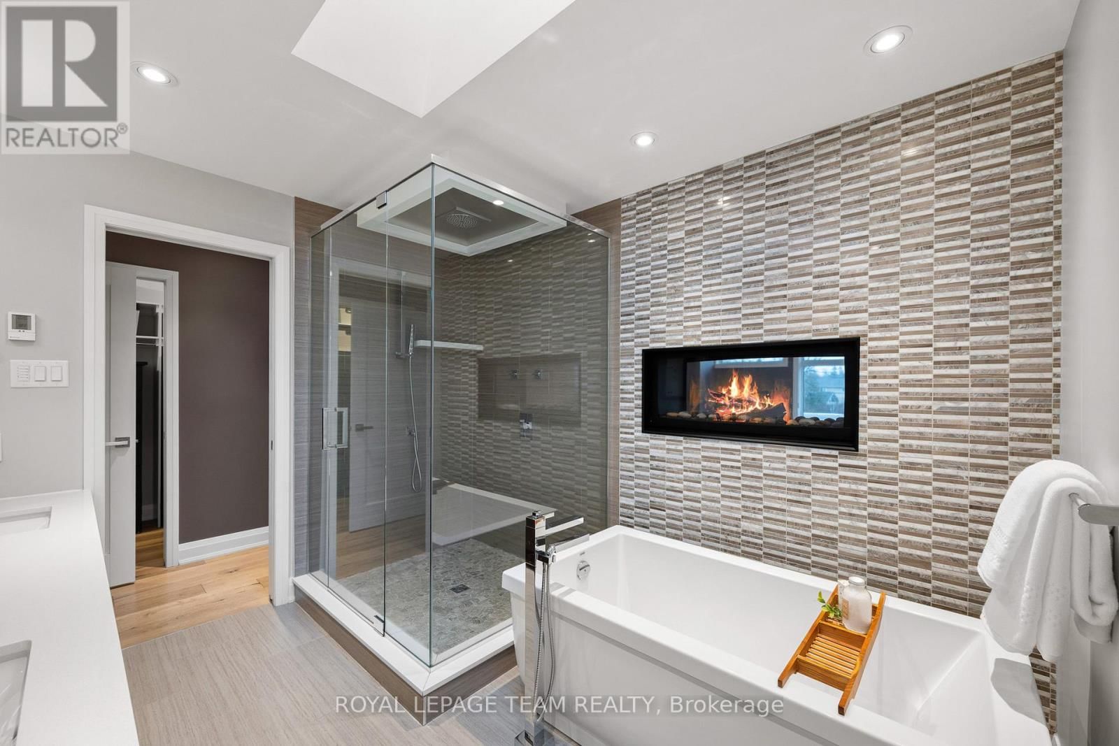 2173 WORKMAN AVENUE Image 28