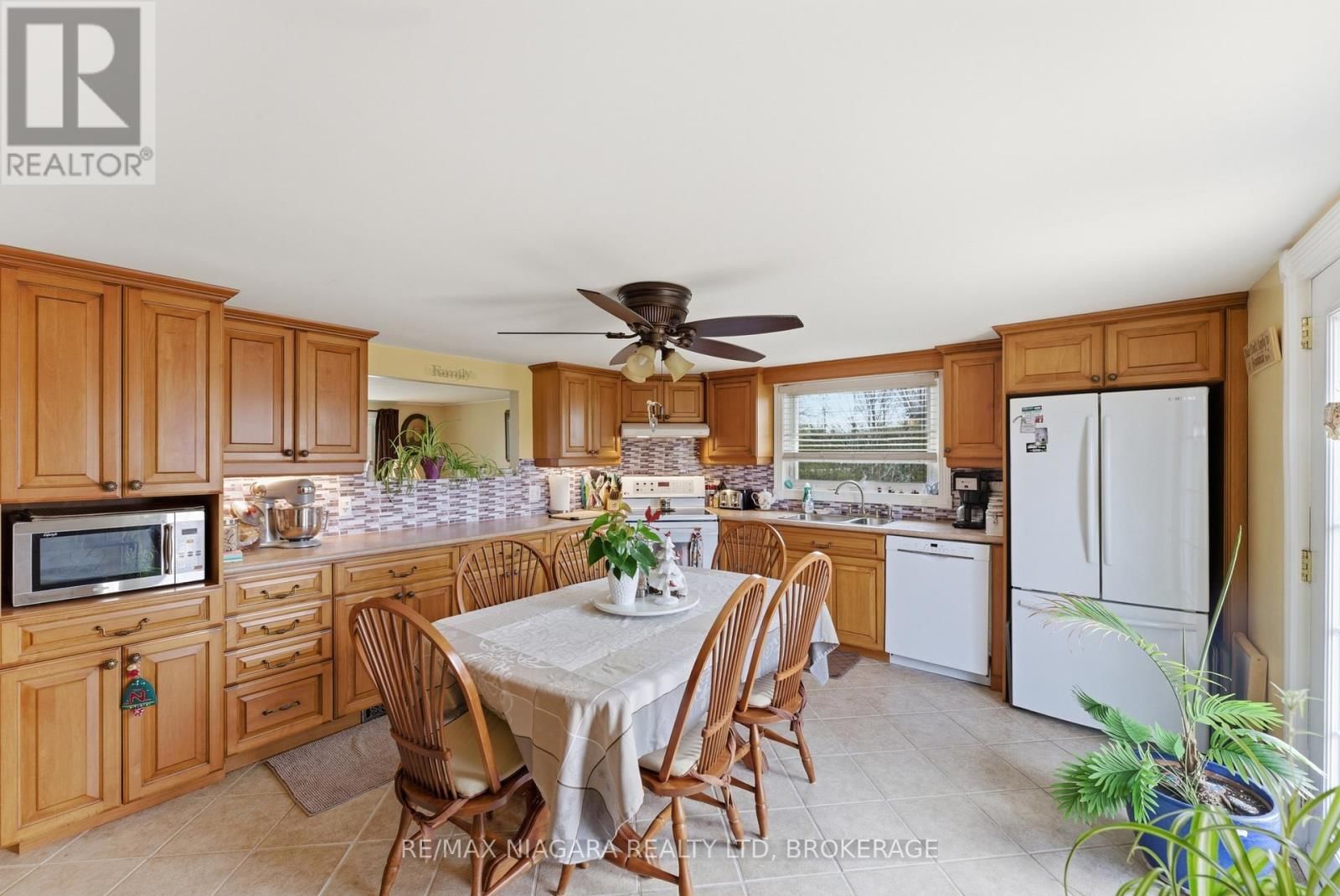 566 HOLLOWAY BAY ROAD Image 10