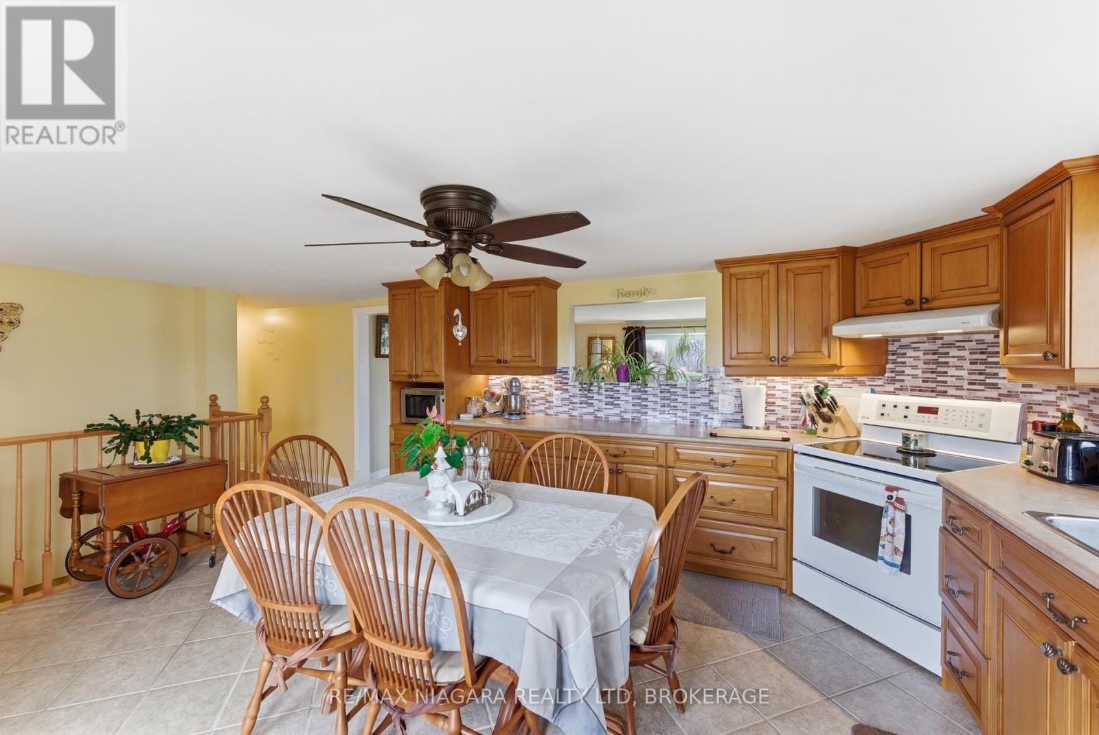 566 HOLLOWAY BAY ROAD Image 11