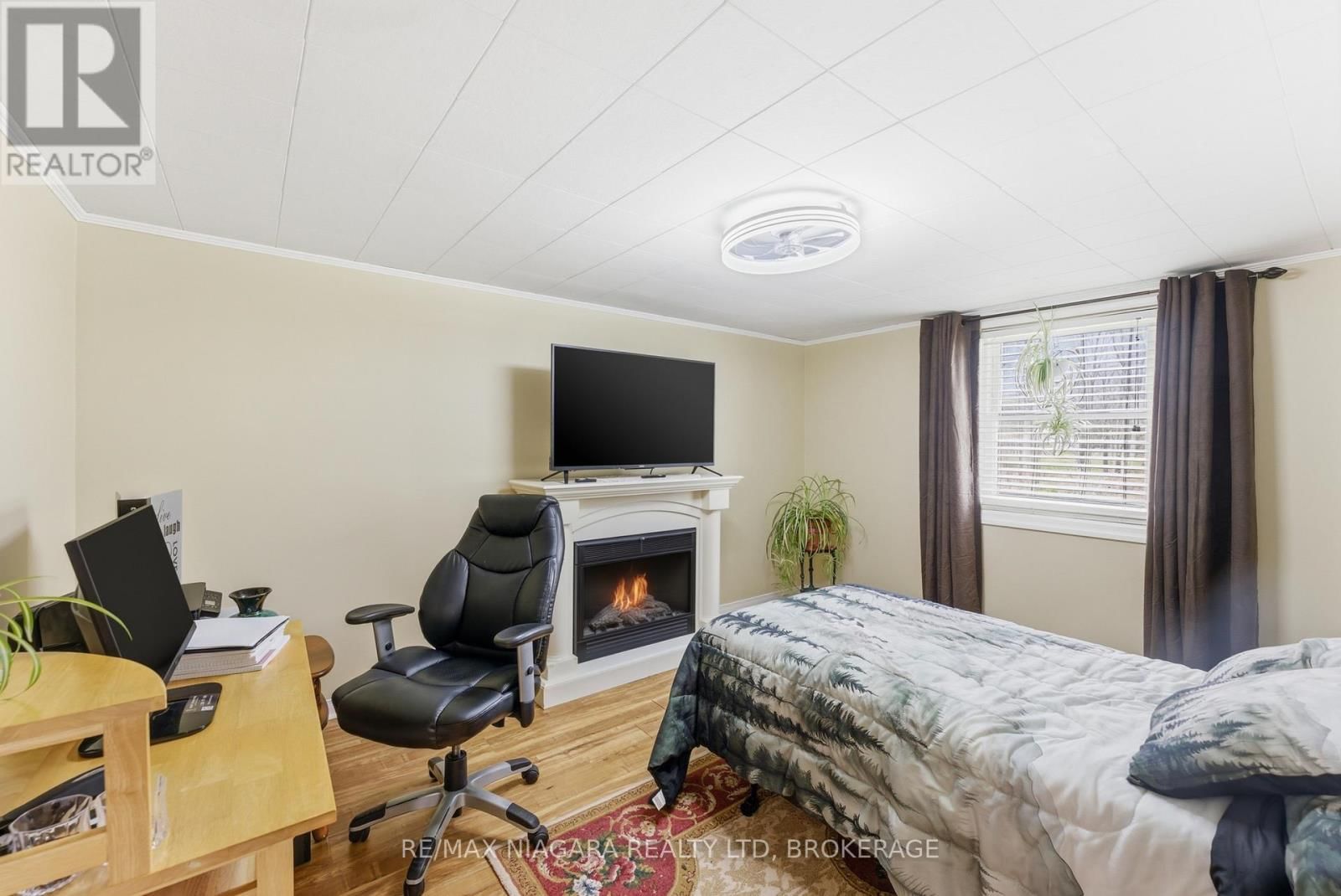 566 HOLLOWAY BAY ROAD Image 18