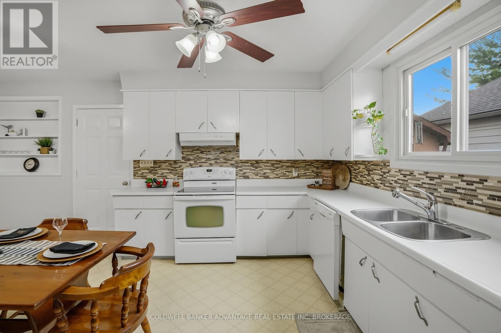 166 CROWLAND AVENUE Image 11