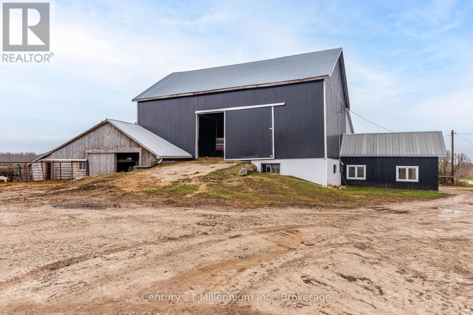 121097 12 SIDEROAD Image 12