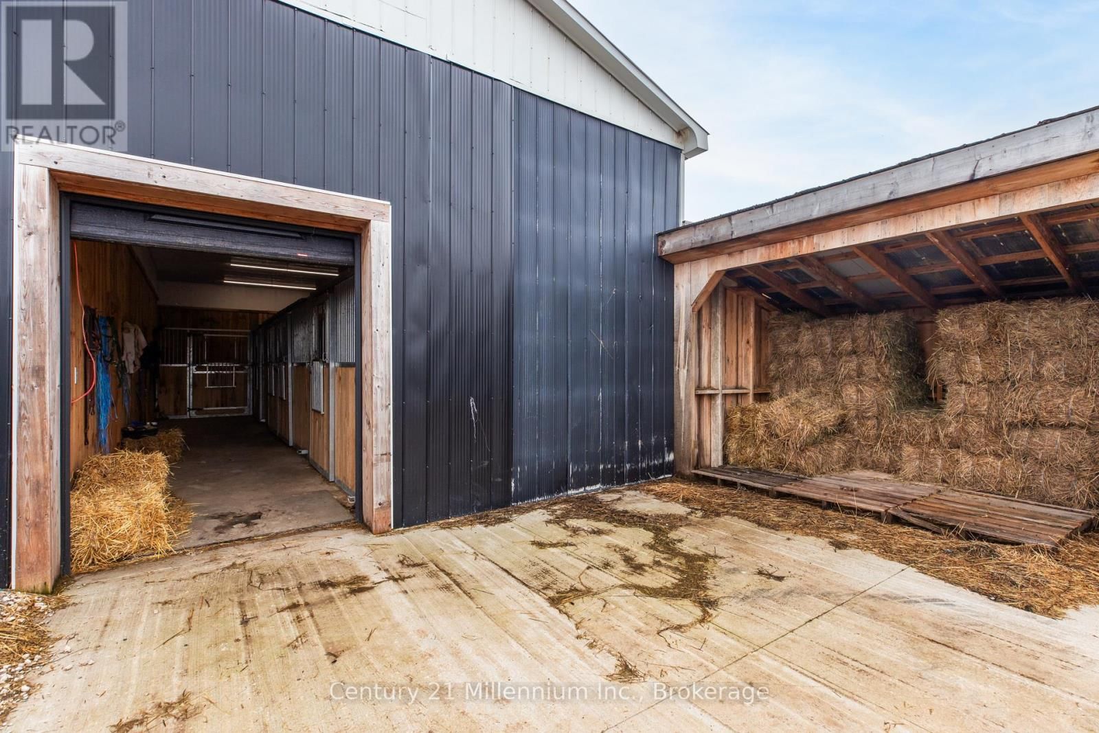 121097 12 SIDEROAD Image 18