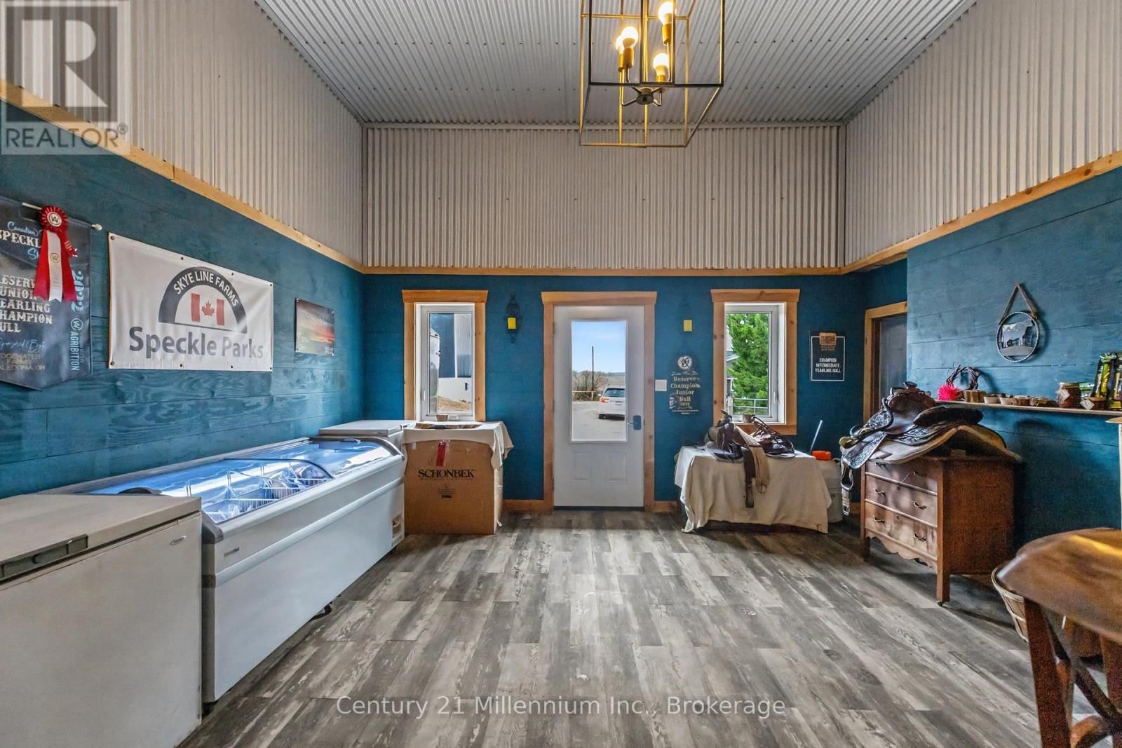 121097 12 SIDEROAD Image 23