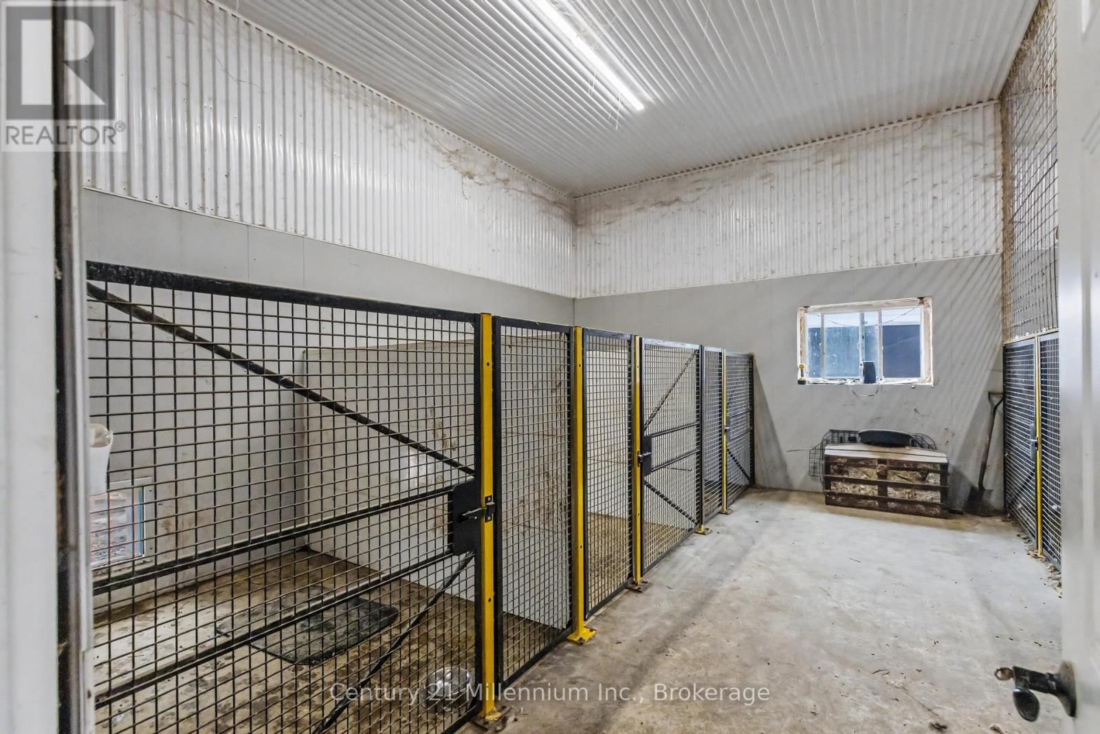 121097 12 SIDEROAD Image 24