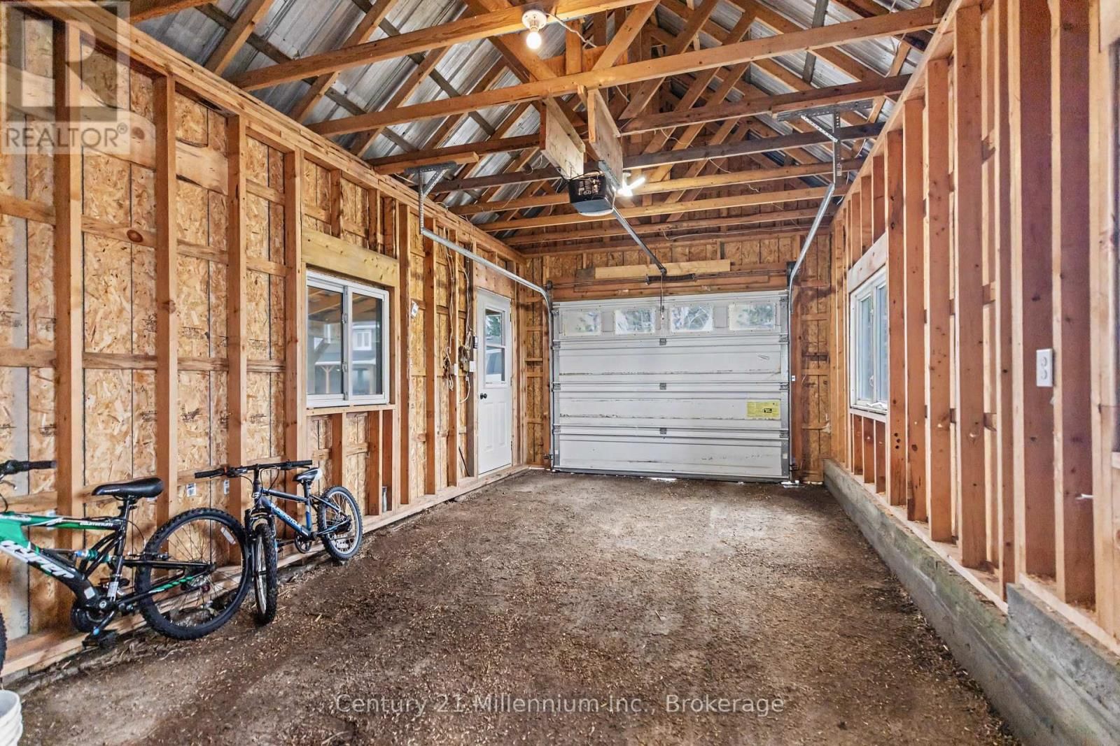 121097 12 SIDEROAD Image 26