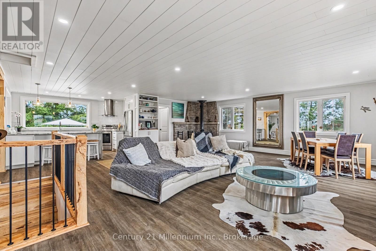 121097 12 SIDEROAD Image 29