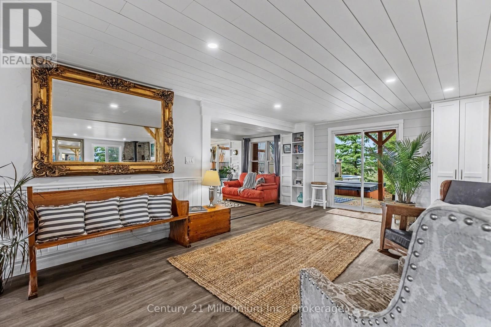 121097 12 SIDEROAD Image 30