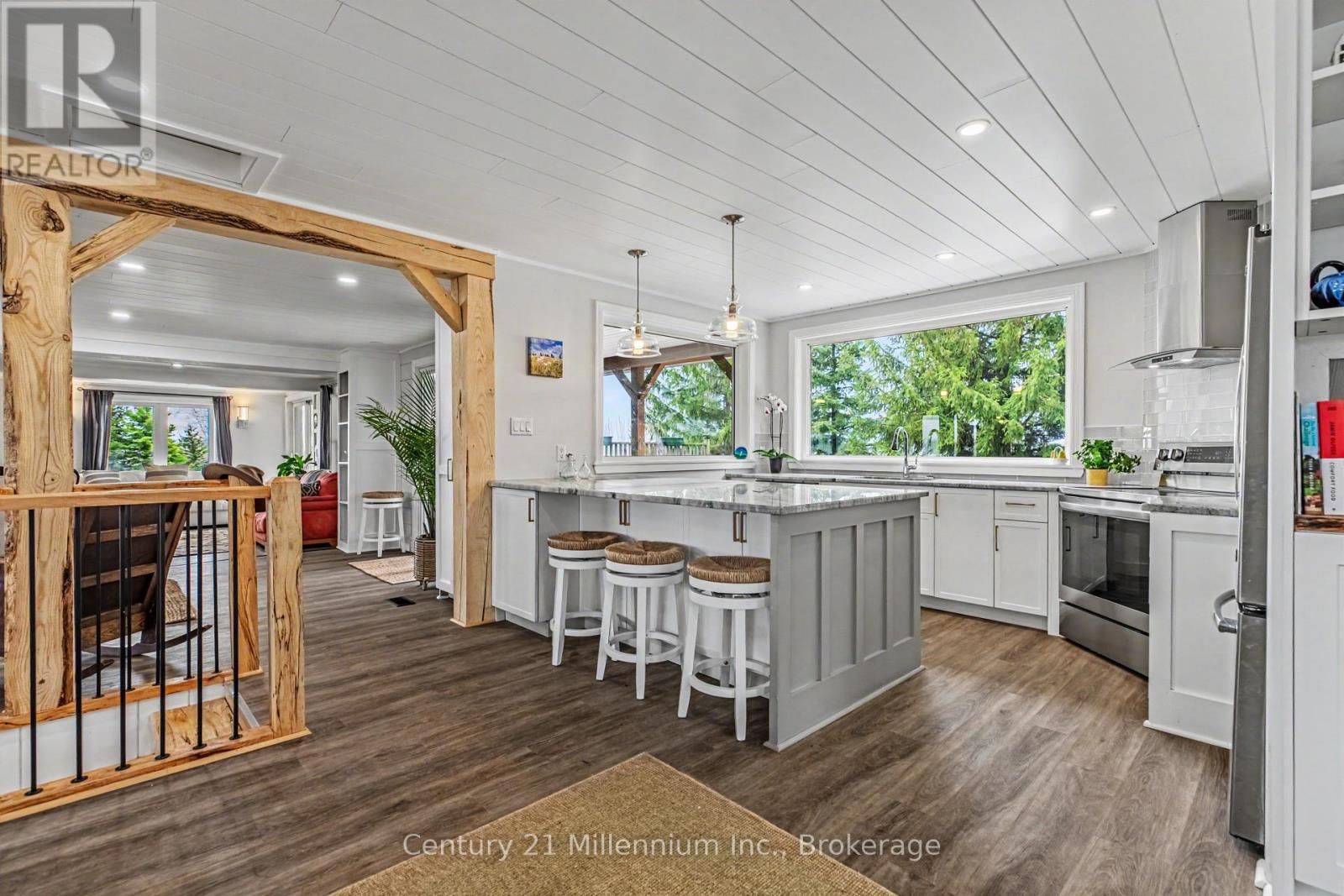 121097 12 SIDEROAD Image 32