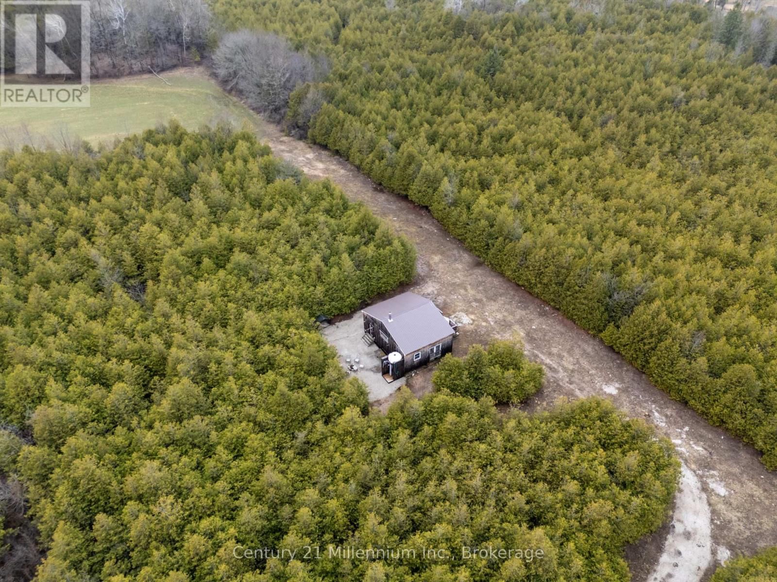 121097 12 SIDEROAD Image 44