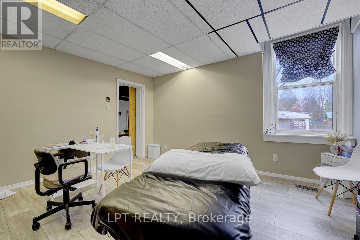 8197 VICTORIA STREET Image 10