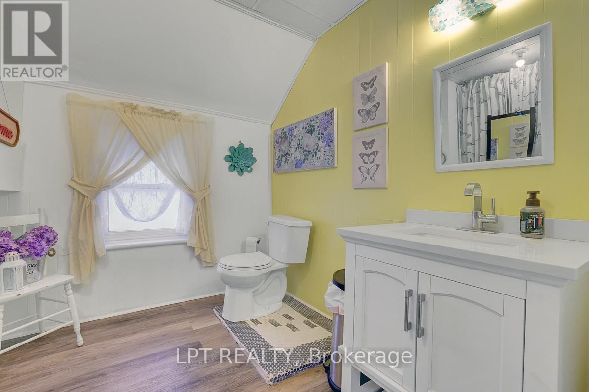 8197 VICTORIA STREET Image 16