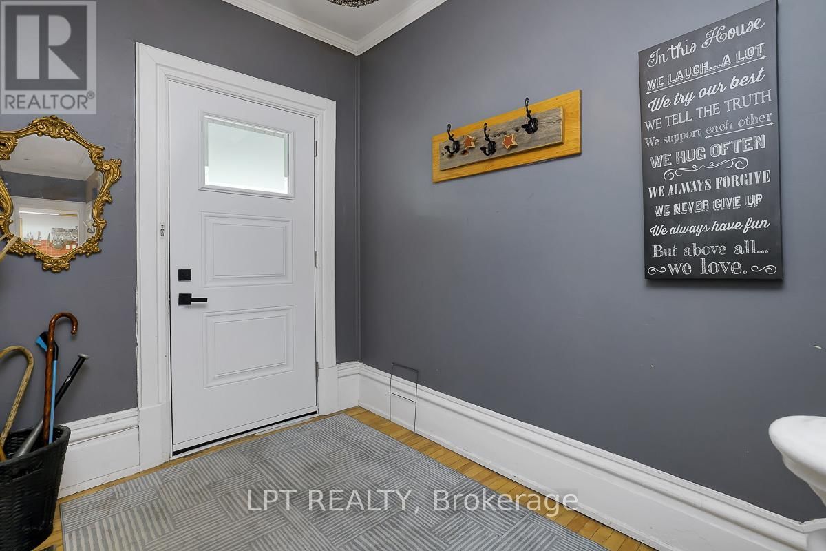 8197 VICTORIA STREET Image 18