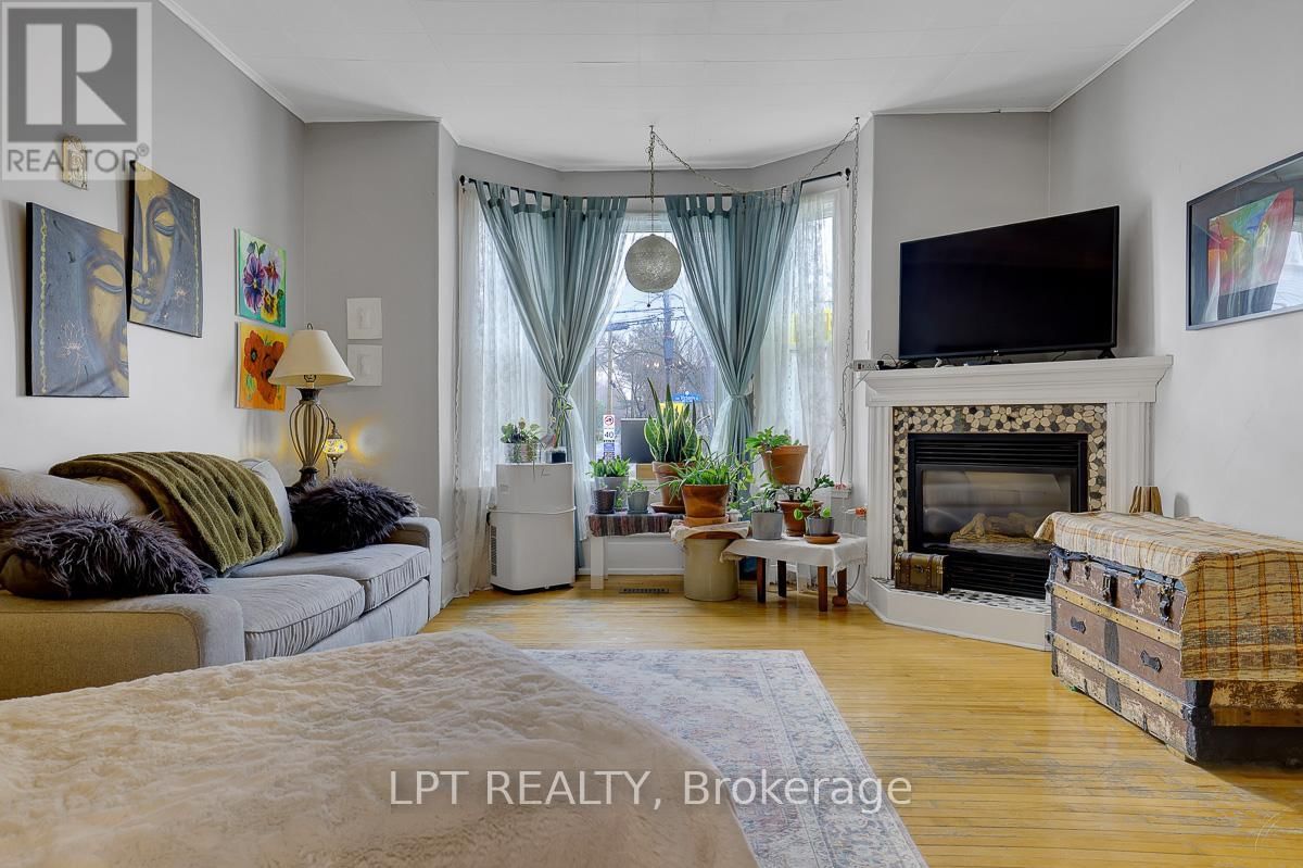 8197 VICTORIA STREET Image 20