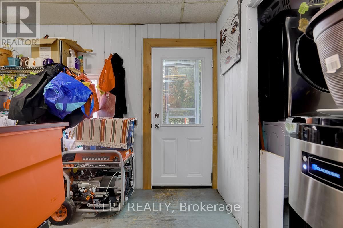 8197 VICTORIA STREET Image 27