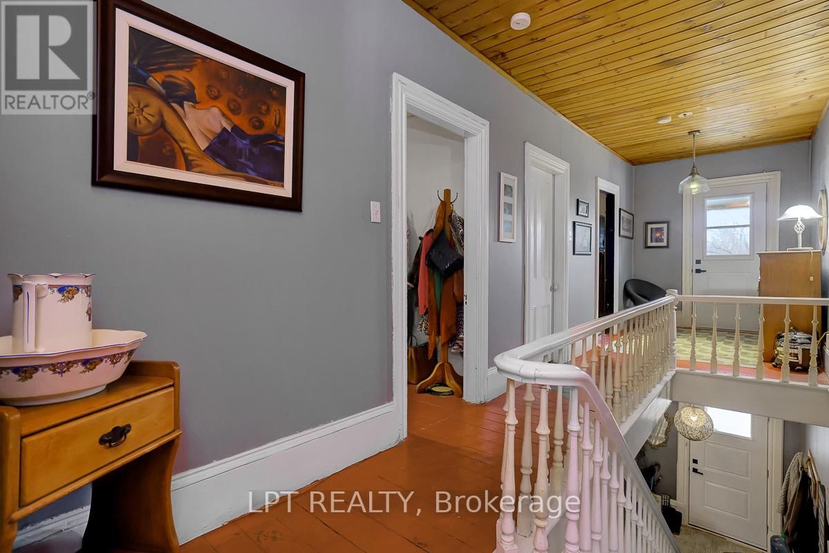 8197 VICTORIA STREET Image 28