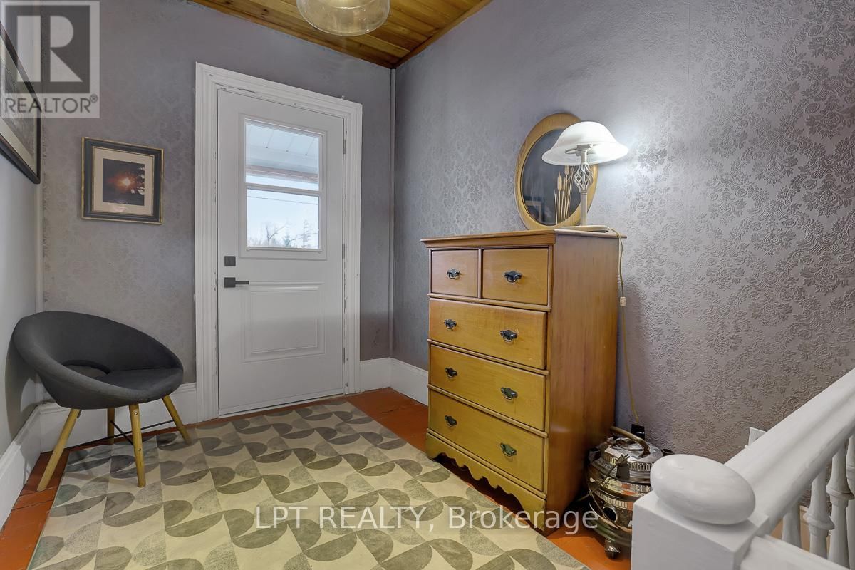 8197 VICTORIA STREET Image 29