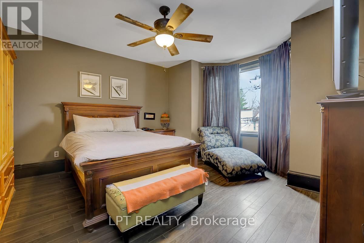 8197 VICTORIA STREET Image 31