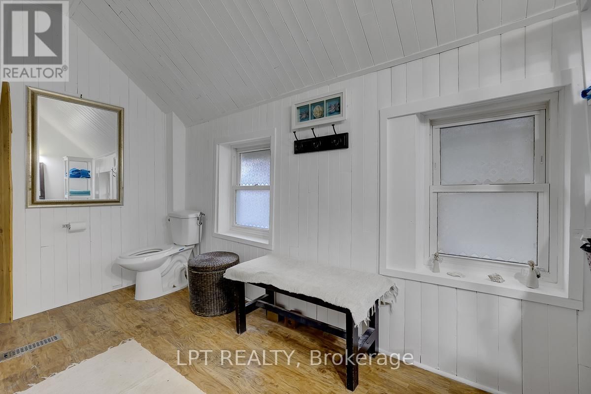 8197 VICTORIA STREET Image 35