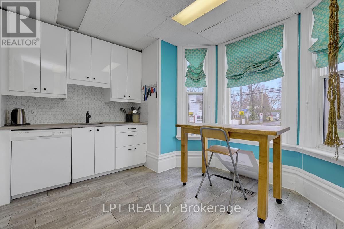 8197 VICTORIA STREET Image 7