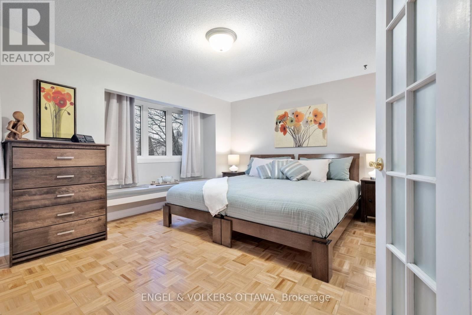 1173 ST JEROME CRESCENT Image 11