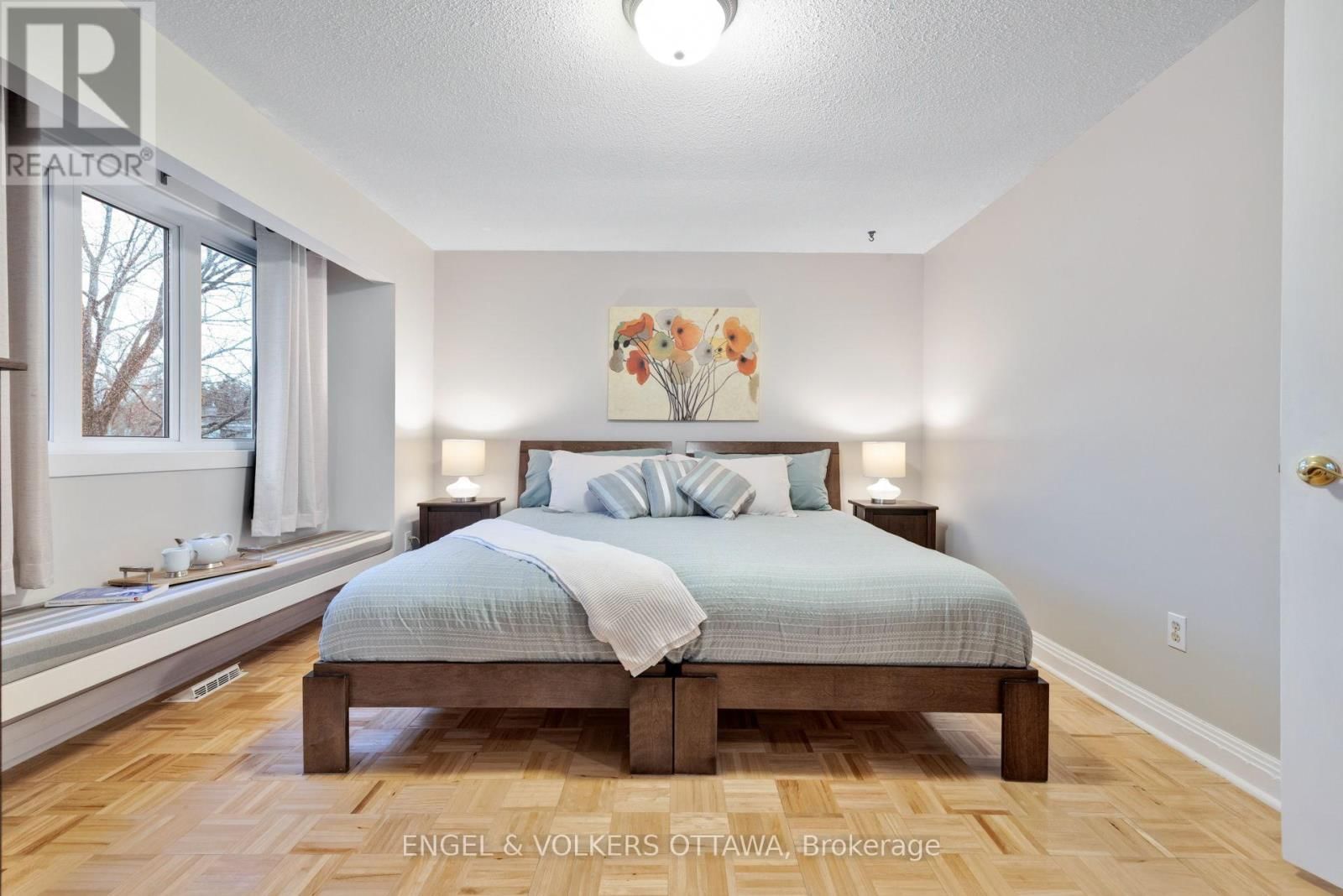 1173 ST JEROME CRESCENT Image 12