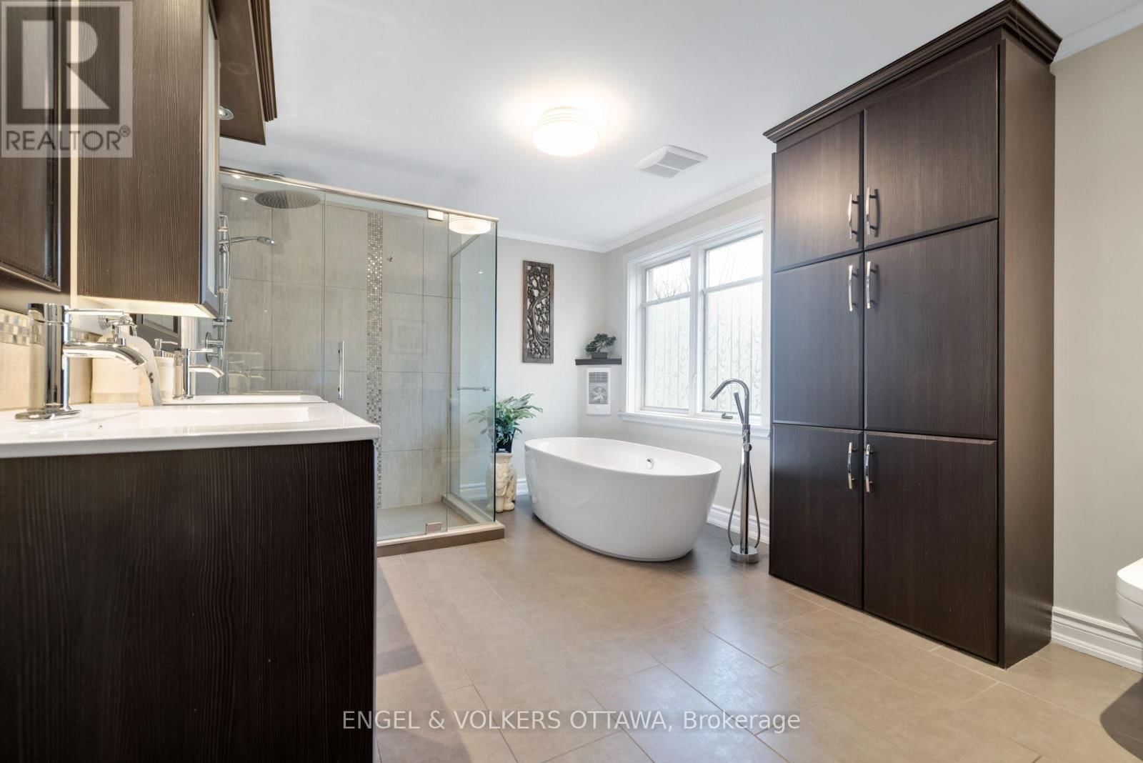 1173 ST JEROME CRESCENT Image 16