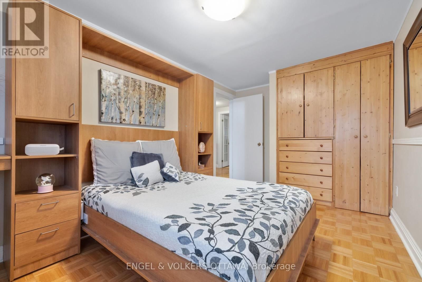 1173 ST JEROME CRESCENT Image 19