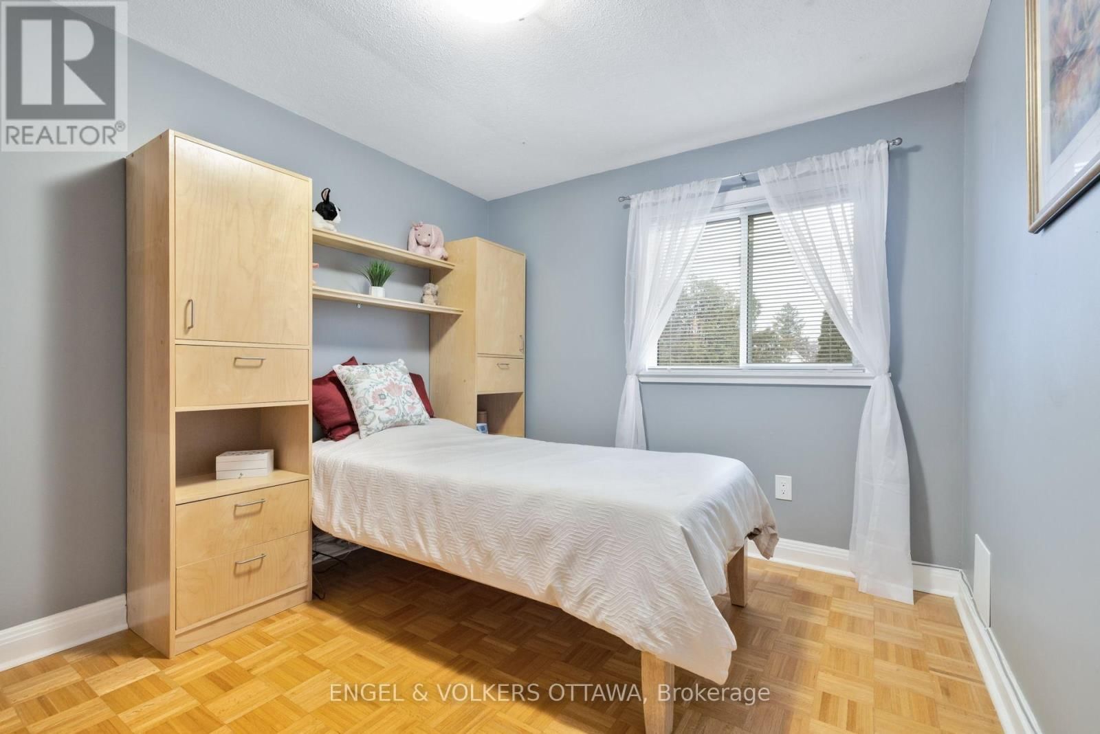 1173 ST JEROME CRESCENT Image 20