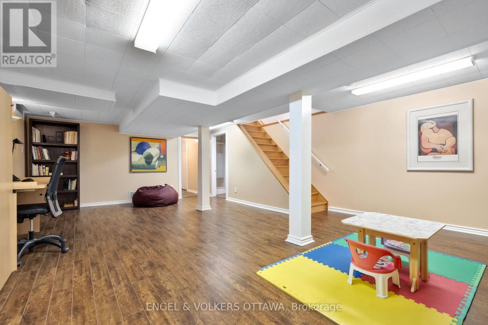 1173 ST JEROME CRESCENT Image 22